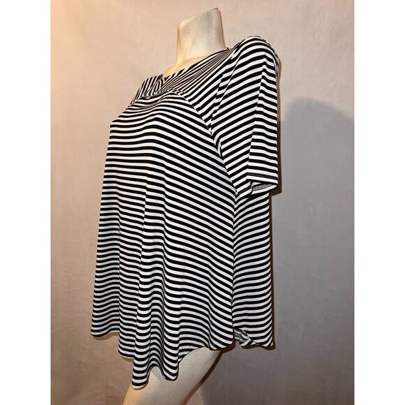 CHICO'S Top Size LP (2 Petite) Blk Stripes ISLA CAPRI Peek-a-Boo Cutout SS Tunic - Picture 4 of 6